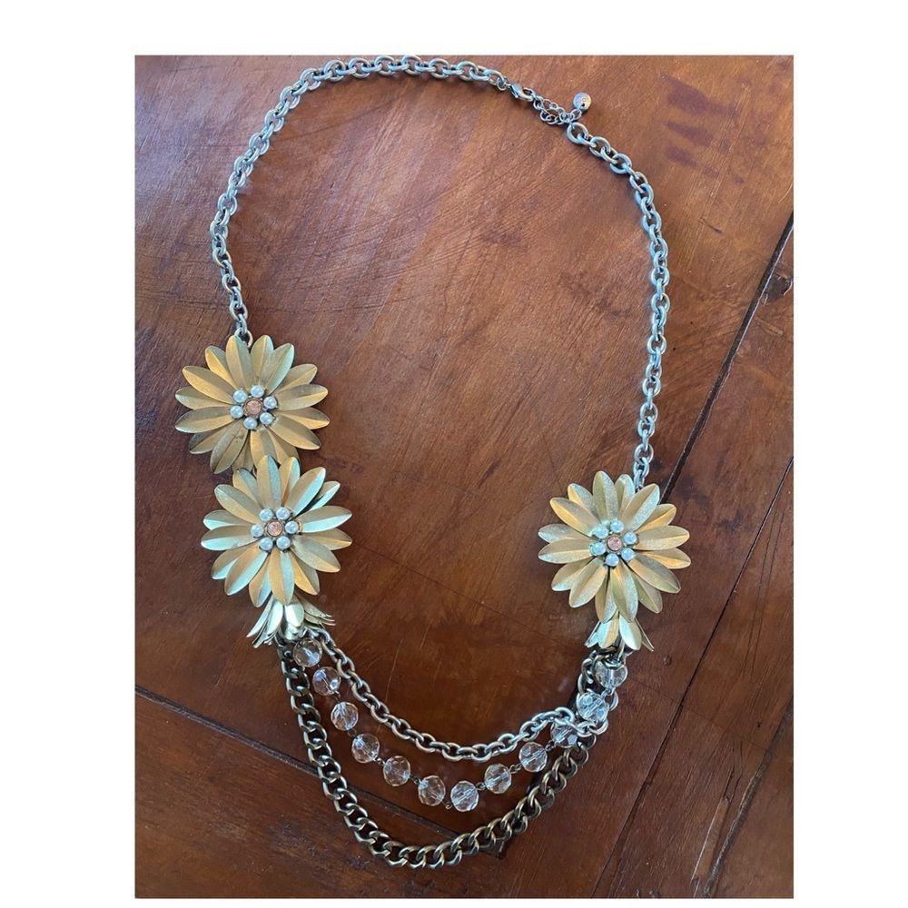 women’s fashion necklace